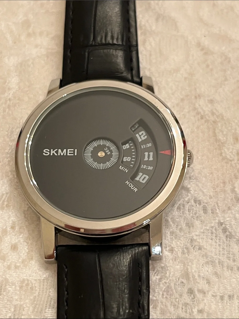 SKMEI Black Dial Modern Analog-Style Watch with Leather Strap